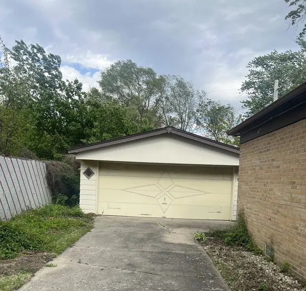 17205 Highland AVE, Hazel Crest, IL 60429