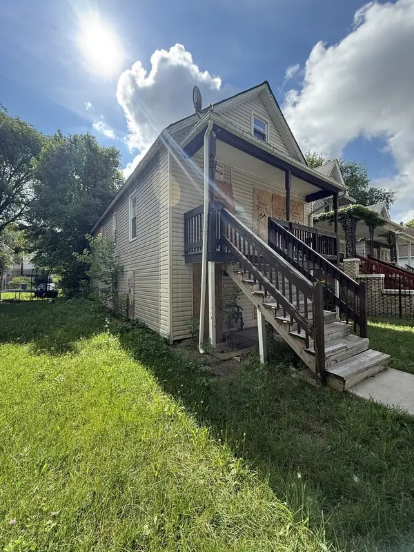 8417 S ESCANABA AVE, Chicago, IL 60617