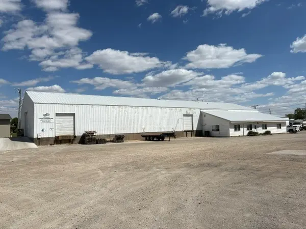 117 N 1st ST, Eldridge, IA 52748