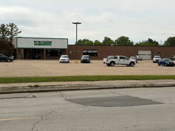 2825 Rockingham RD, Davenport, IA 52802