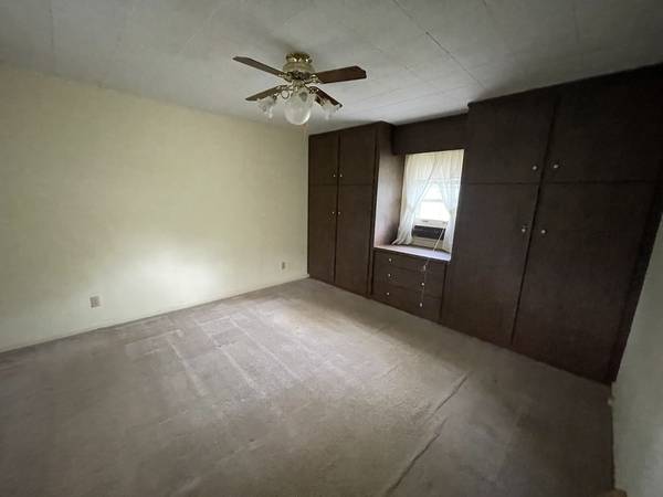 301 Elm ST, Cedar Point, IL 61316