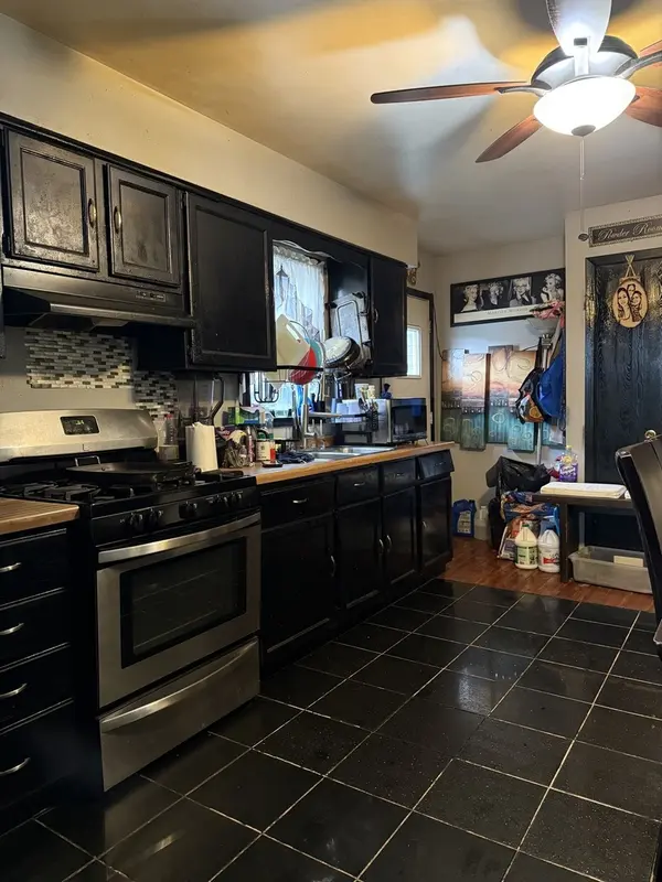 1221 Sunset DR, Round Lake Beach, IL 60073