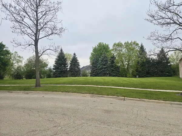 10 Covington CT, Algonquin, IL 60102