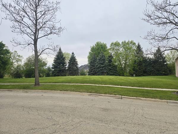 10 Covington CT, Algonquin, IL 60102