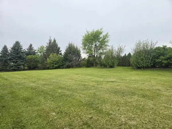 3250 Covington LN, Algonquin, IL 60102