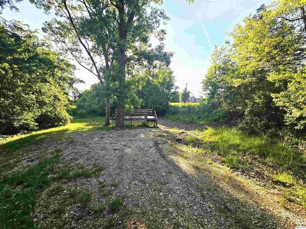 9606 Rock Quarry RD, Quincy, IL 62305