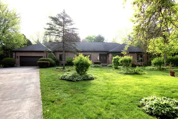 23547 N RALEIGH DR, Prairie View, IL 60069