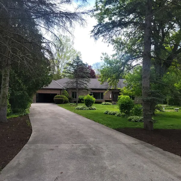 23547 N RALEIGH DR, Prairie View, IL 60069