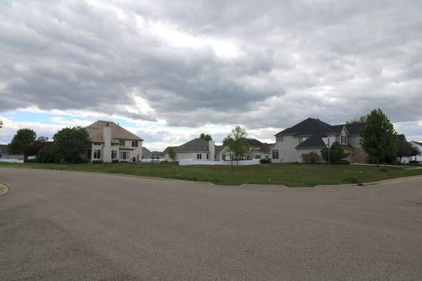2976 Old Glory DR, Yorkville, IL 60560