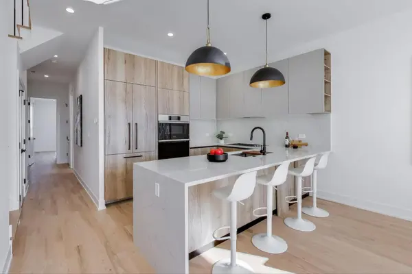 5428 N Winthrop AVE #202, Chicago, IL 60640