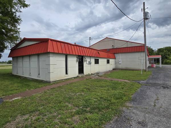 404 N COMMERCIAL ST, Harrisburg, IL 62946