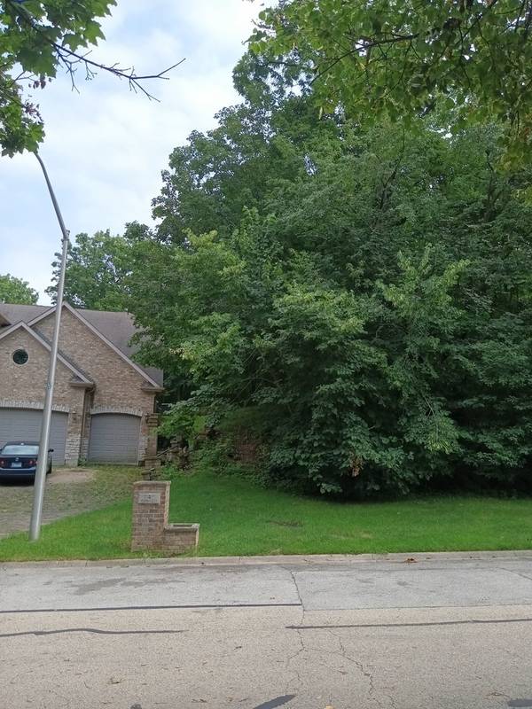 3 Merrimack CT, Bolingbrook, IL 60440