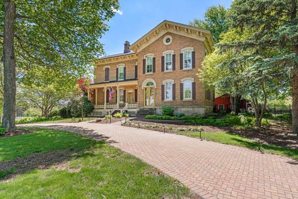 1542 Plainfield RD, Oswego, IL 60543
