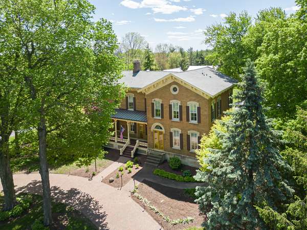 1542 Plainfield RD, Oswego, IL 60543