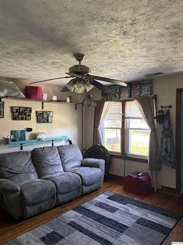 204 W Main Cross, Timewell, IL 62375