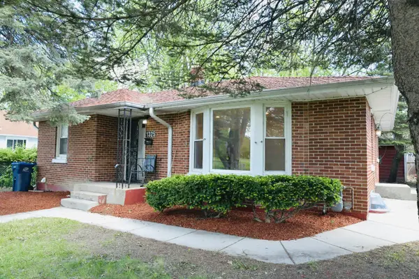 1325 GLENN DR, North Chicago, IL 60064
