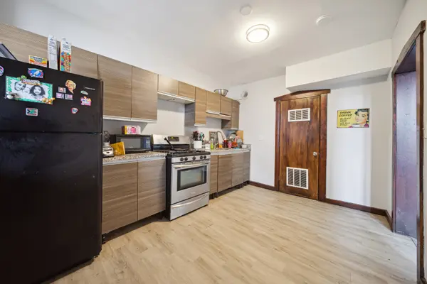 4537 W Congress Pkwy, Chicago, IL 60624