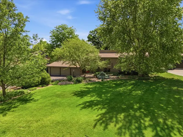 3318 Ivy LN, Johnsburg, IL 60051