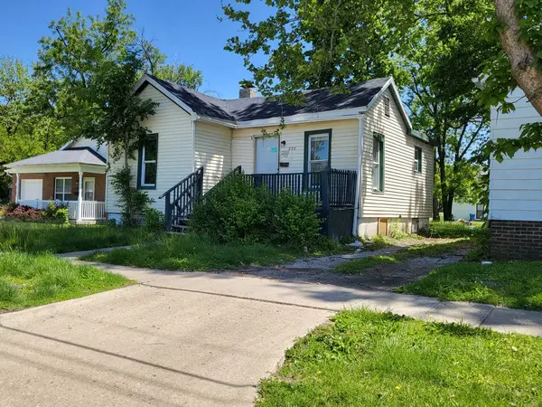 822 S Martin Luther King Jr DR, Springfield, IL 62703