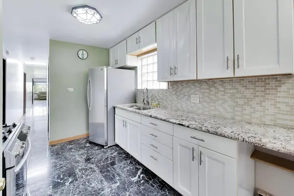 3111 W Foster AVE, Chicago, IL 60625