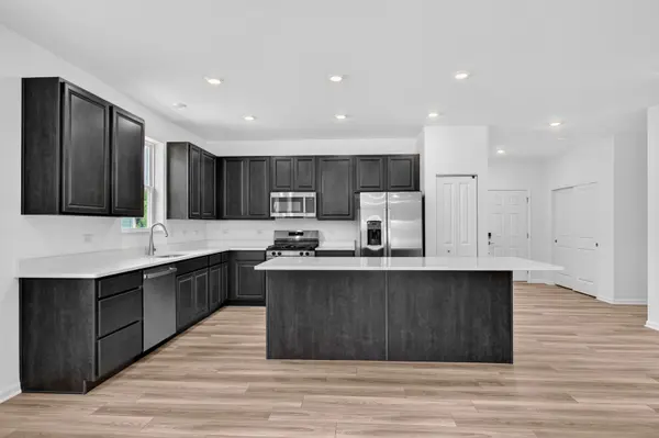 373 Cottrell LN, Aurora, IL 60506