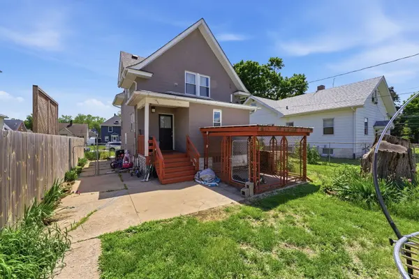 820 W 16th ST, Davenport, IA 52804