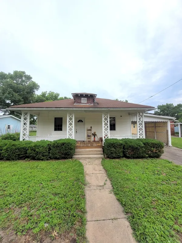 919 N 7th ST, Murphysboro, IL 62966
