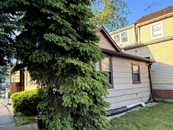 209 Ohio ST, Joliet, IL 60432