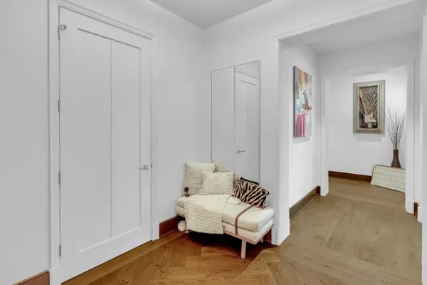 21 N May ST #501, Chicago, IL 60607