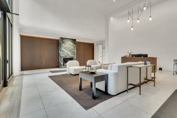 21 N May ST #501, Chicago, IL 60607