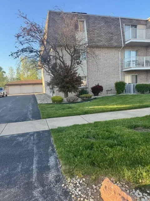 2614 E Goodrich AVE #3A, Burnham, IL 60633