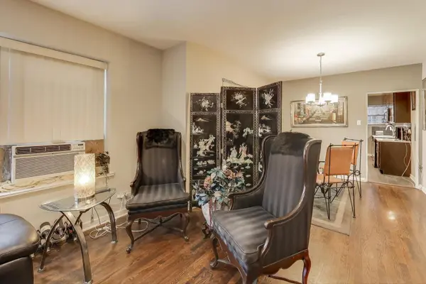2641 W Fitch AVE #2, Chicago, IL 60645