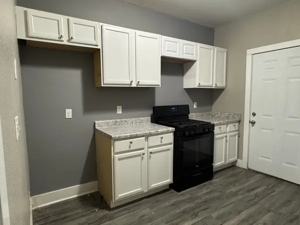 411 E 8th ST #1, Davenport, IA 52803