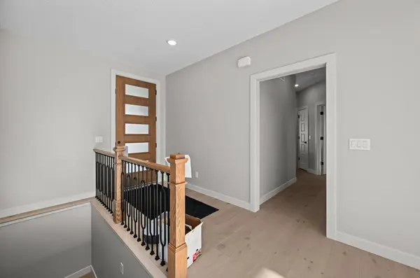 324 Linda LN, Riverdale, IA 52722