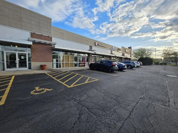 608 E North AVE, Carol Stream, IL 60188