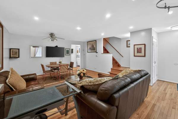 606 South BLVD #D, Evanston, IL 60202