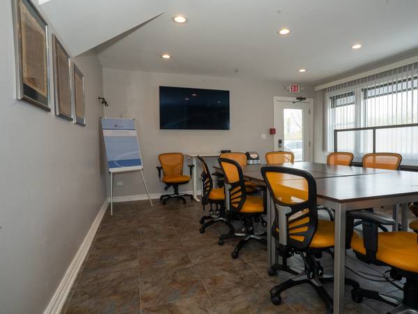 914 N Lake ST #2, Mundelein, IL 60060
