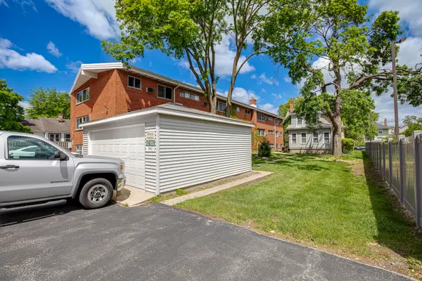 422 W Wesley ST, Wheaton, IL 60187