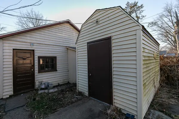 2115 W 4 ST, Davenport, IA 52802