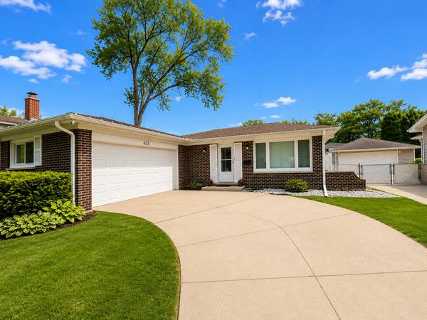 625 Devonshire DR, Des Plaines, IL 60018