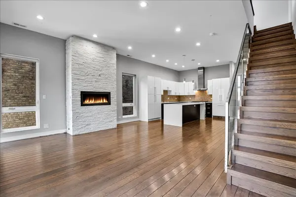 1821 W Armitage AVE #3W, Chicago, IL 60622