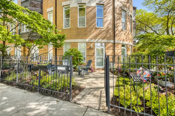 2477 W Montrose AVE, Chicago, IL 60618