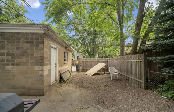 1029 Garnett PL, Evanston, IL 60201