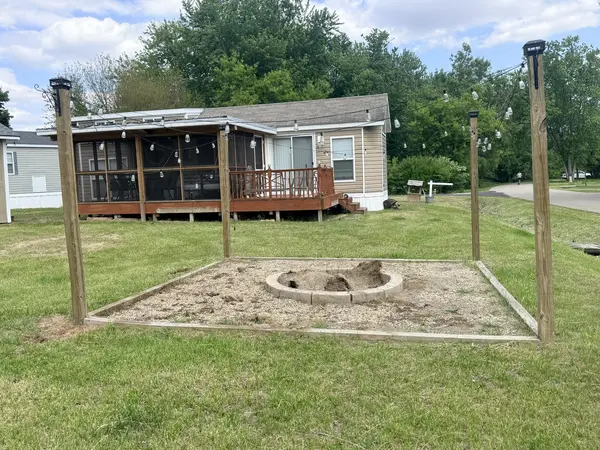 29-379 Woodhaven Lakes, Sublette, IL 61367