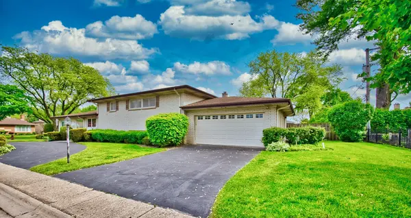 4351 W Chase AVE, Lincolnwood, IL 60712