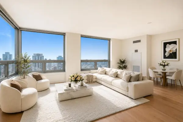 440 N WABASH AVE #3703, Chicago, IL 60611