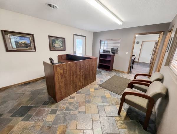 301 N Main ST, Flora, IL 62839