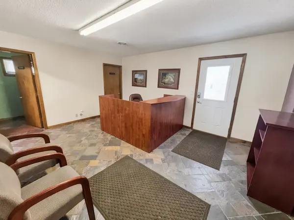 301 N Main ST, Flora, IL 62839