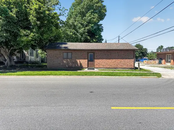 301 N Main ST, Flora, IL 62839