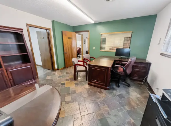 301 N Main ST, Flora, IL 62839